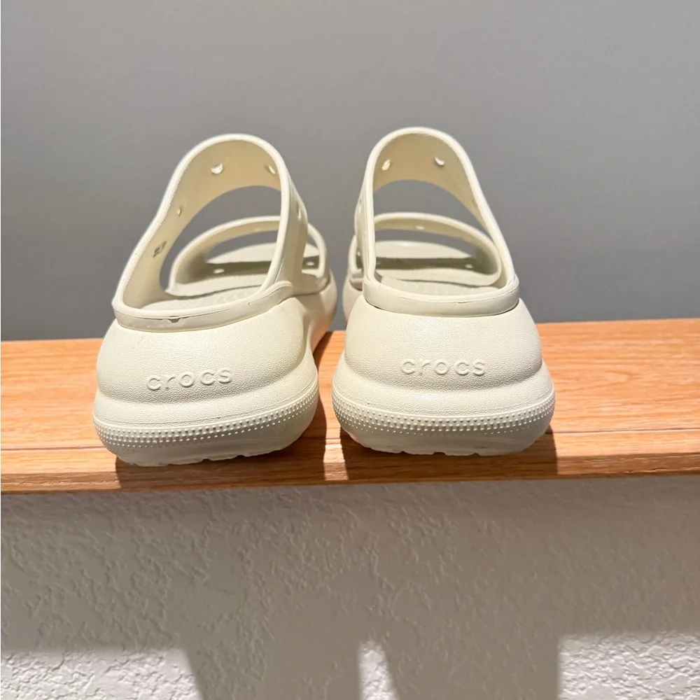 CROCS Crush Platform Slide Sandals in Bone Size 11 (Runs small)